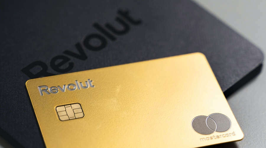 revolut-vs.-traditional-banking:-why-fintech-is-the-future