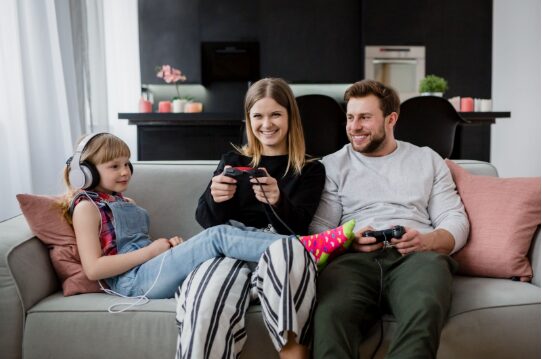 how-to-choose-the-right-console-for-family-gaming